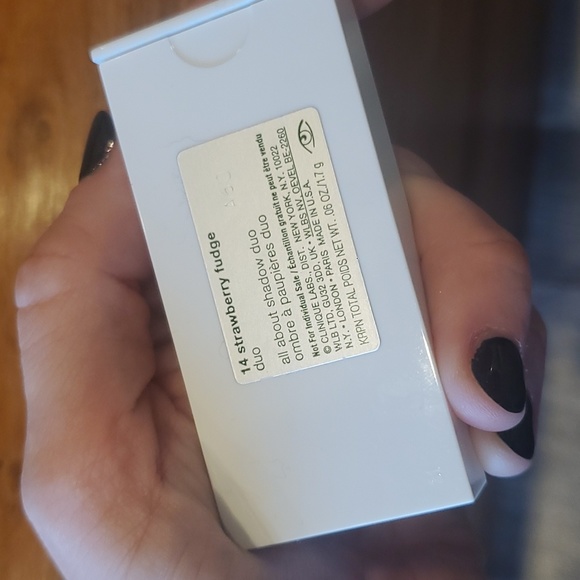 New Clinique eyeshadow pallet - Picture 2 of 2